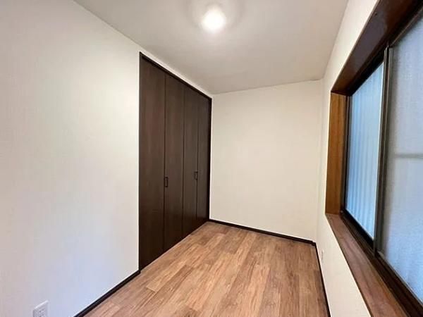 Renovated 4DK Steel House for Sale near Kawachi Hanazono Station - Thumbnail 3