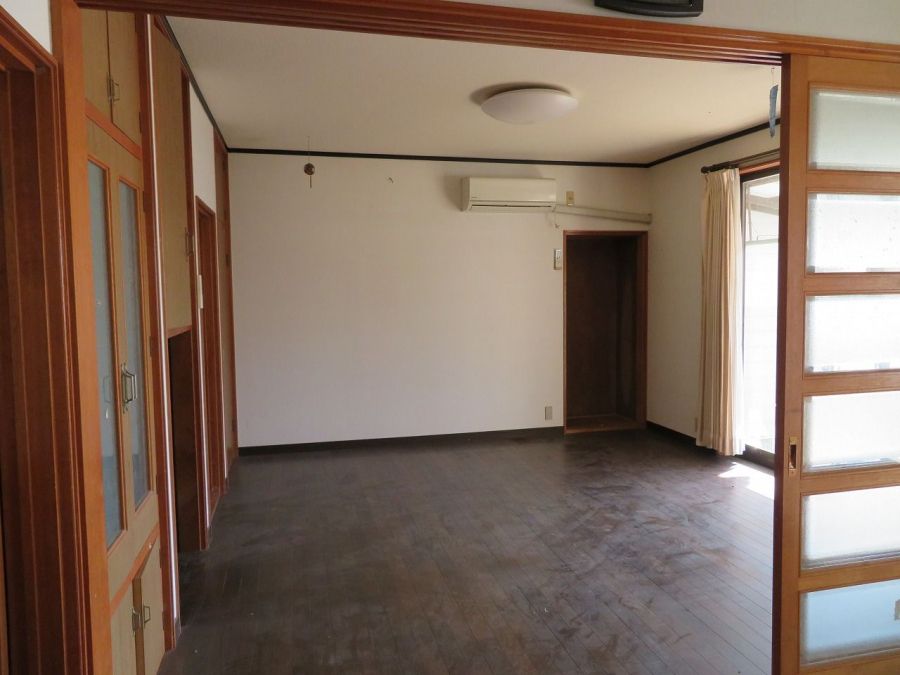 6DK House for Sale in Kunitomi, Miyazaki - 159.88 sqm - Thumbnail 4