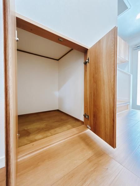 Renovated 3LDK House in Kobe Seiryodai with 2 Car Parking - Thumbnail 3