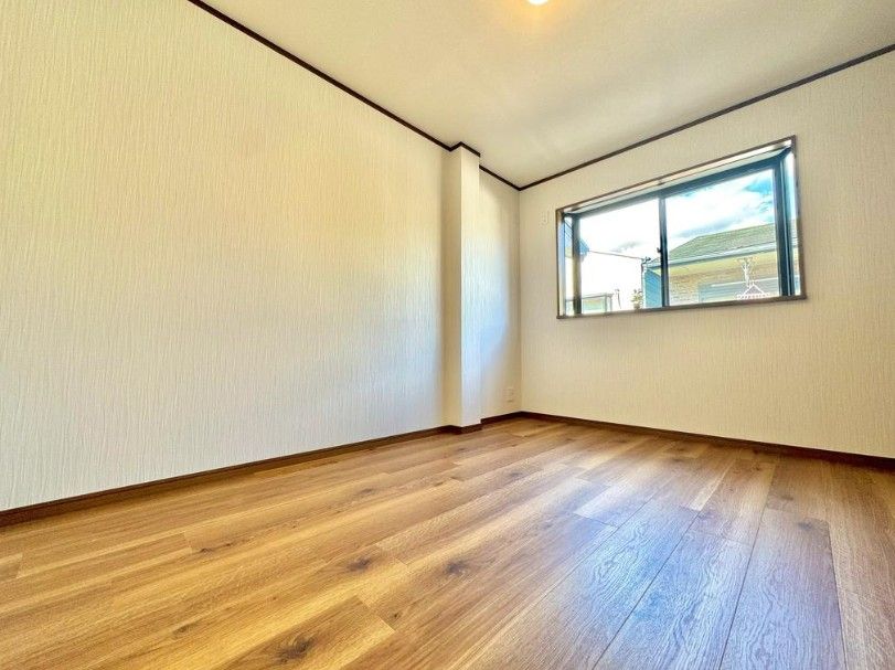 Renovated 4LDK Steel-Frame House Near Harinakanoshima Station, Osaka - Thumbnail 3