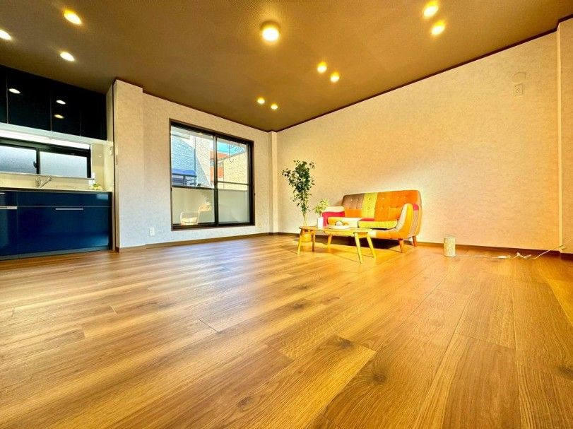 Renovated 4LDK Steel-Frame House Near Harinakanoshima Station, Osaka - Thumbnail 2