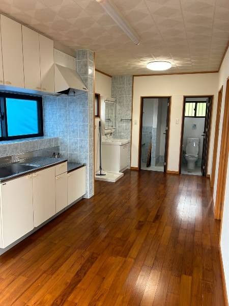 2LDK RC Detached House in Kitachin, Okinawa with 3 Parking Spaces - Thumbnail 2