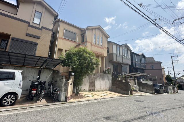 4LDK Family House with Walk-in Closet near Komyoike Station, Izumi - Thumbnail 3