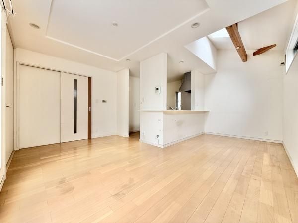 4LDK Detached House for Sale in Sakai, Osaka - 117.18 sqm - Thumbnail 2