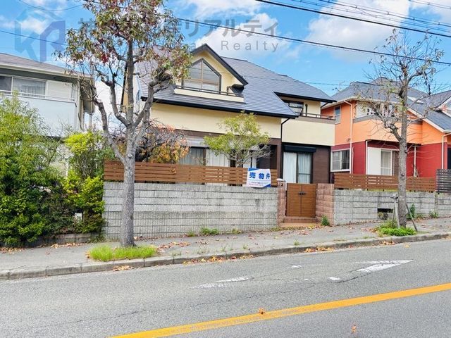 Renovated 4LDK House with Garden for Sale in Kobe's Suma Ward - Thumbnail 2