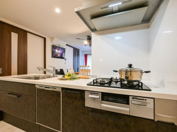 Modern 3-Story House for Sale in Sumiyoshi, Osaka - Thumbnail 2