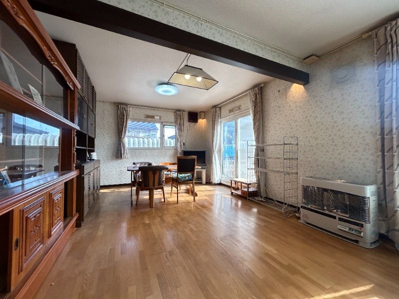 5LDK House for Sale on 112 Tsubo Lot in Hakodate, Hokkaido - Thumbnail 3