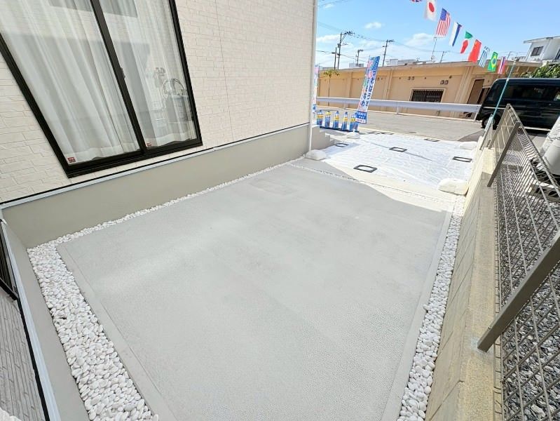 New 3LDK House in Okinawa City with 4-Car Parking - Thumbnail 2