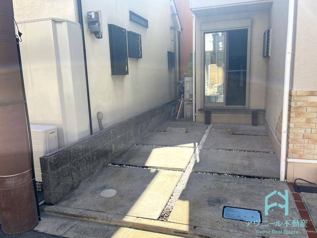 4LDK Detached House with Loft for Sale in Daito City, Osaka - Thumbnail 4