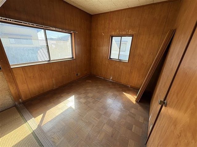 5DK Detached House for Sale in Himeji, Hyogo - 2800000 Yen - Thumbnail 2