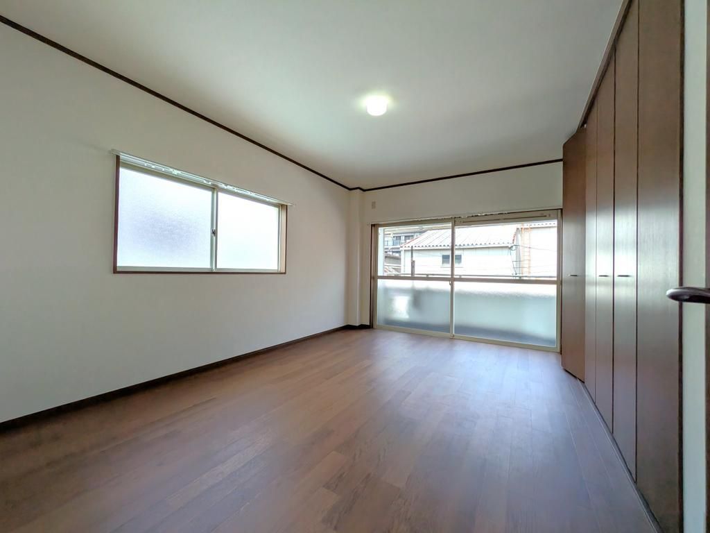 4LDK Steel-Frame House for Sale in Osaka Kita Ward, Near Tenjimbashisuji Rokuchome Station - Thumbnail 4