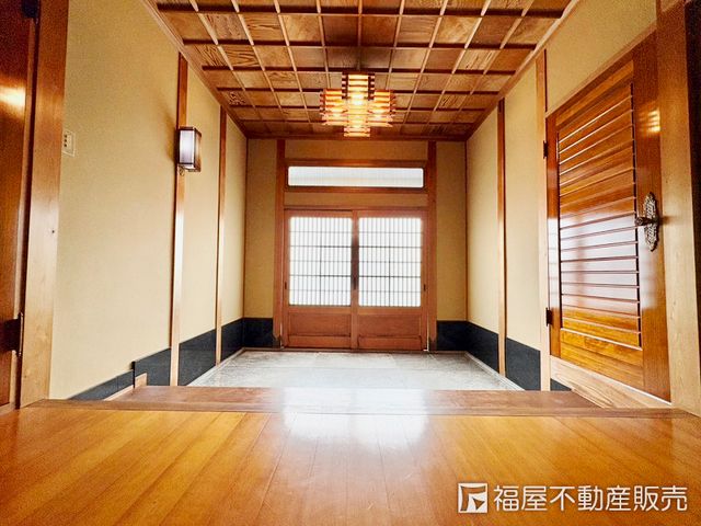 12LDK Traditional Japanese House on 466sqm Land in Himeji - Thumbnail 2
