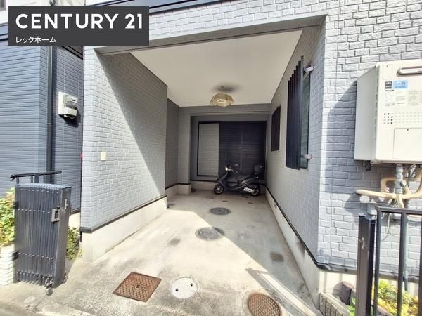 4LDK Terraced House for Sale in Higashiosaka, Osaka - Thumbnail 2