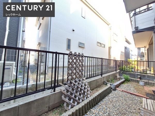 4LDK Terraced House for Sale in Higashiosaka, Osaka - Thumbnail 3