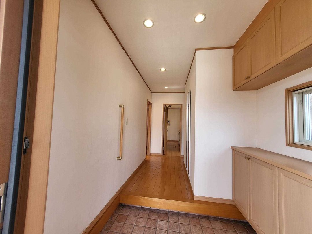 5LDK Detached House for Sale in Taishi-cho, Osaka - Thumbnail 2