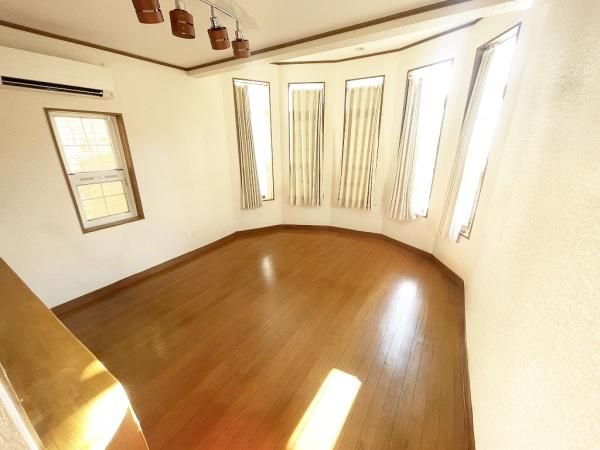 4LDK Detached House for Sale in Oji, Kaizuka City, Osaka - Thumbnail 2