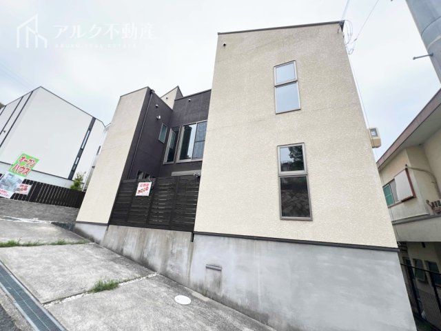 3LDK Designer House for Sale in Nishinomiya Kurakuen - Thumbnail 4