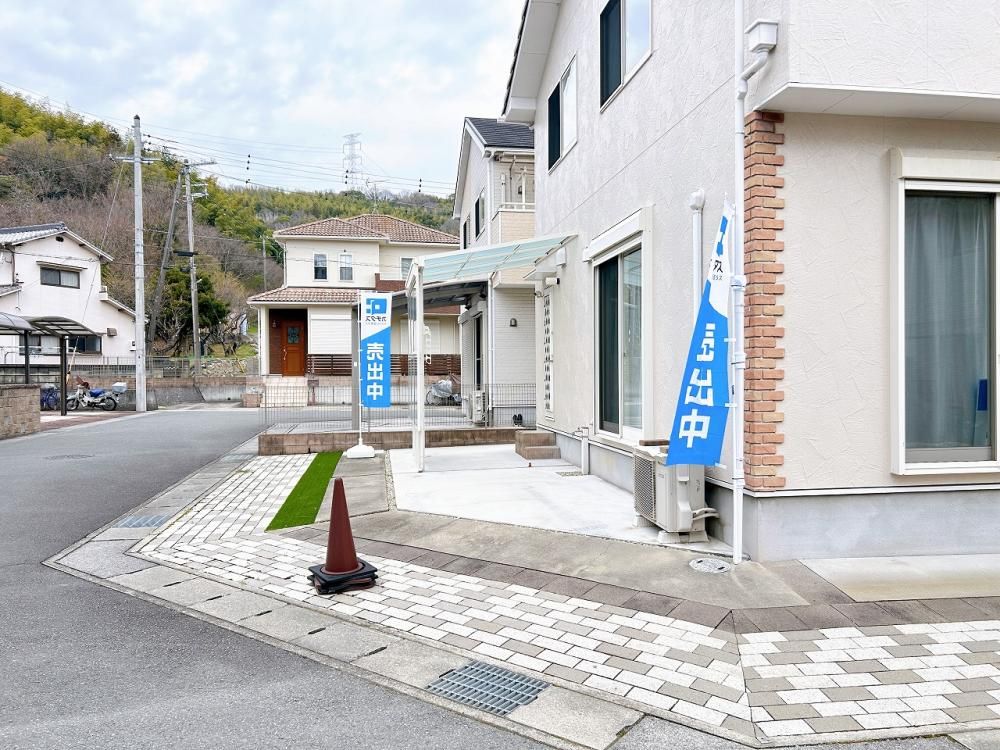 4SLDK Detached House for Sale in Himeji, Hyogo - 1999万 Yen - Thumbnail 2