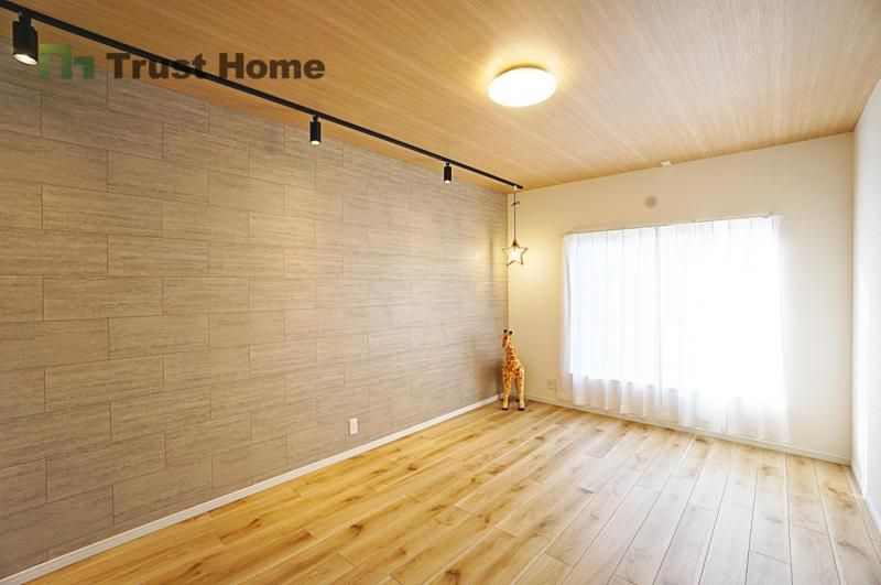 Renovated 3LDK House for Sale Near Himējima Station, Osaka - Thumbnail 3