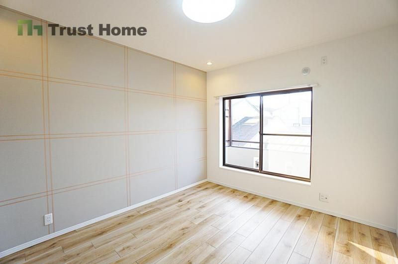 Renovated 3LDK House for Sale Near Himējima Station, Osaka - Thumbnail 4