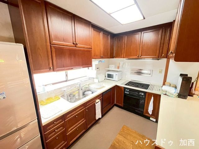 Renovated 1965 Kominka House in Taka, Hyogo - 13 Rooms, 718m² Land - Thumbnail 3