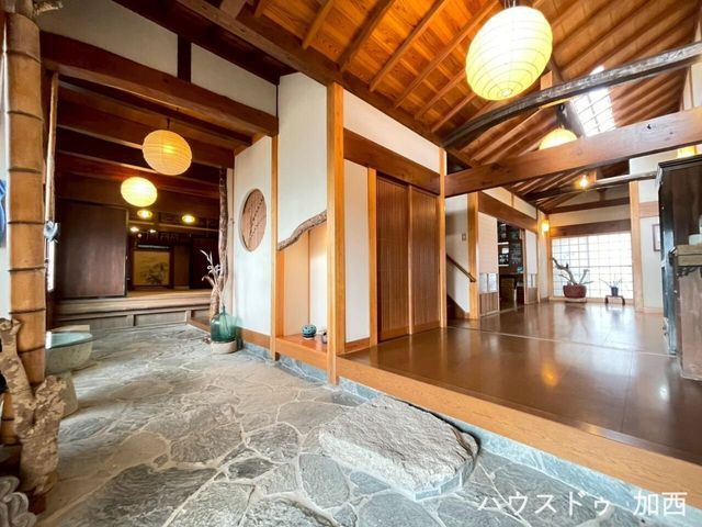 Renovated 1965 Kominka House in Taka, Hyogo - 13 Rooms, 718m² Land - Thumbnail 2