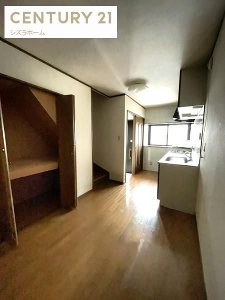 2SLDK Wooden House for Sale in Abeno, Osaka - 63 sqm - Thumbnail 4