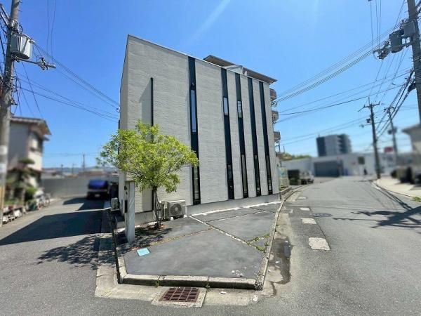 2LDK Custom-Built House for Sale in Yao City, Osaka - Thumbnail 2