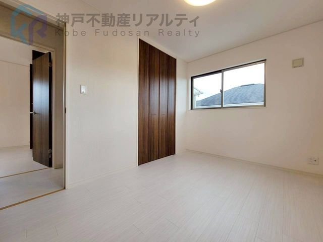 Renovated 4LDK House with Terrace in Kobe Suma Ward - Thumbnail 3