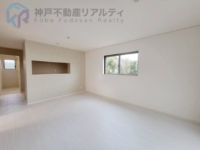 Renovated 4LDK House with Terrace in Kobe Suma Ward - Thumbnail 4