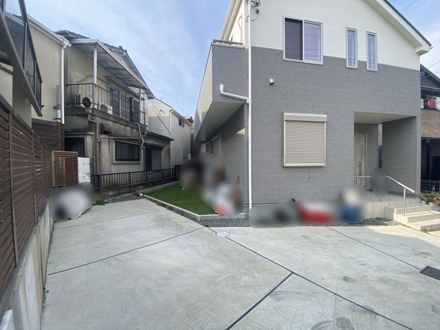 4LDK Detached House for Sale in Hirakata, Osaka - Near Makino Station - Thumbnail 2