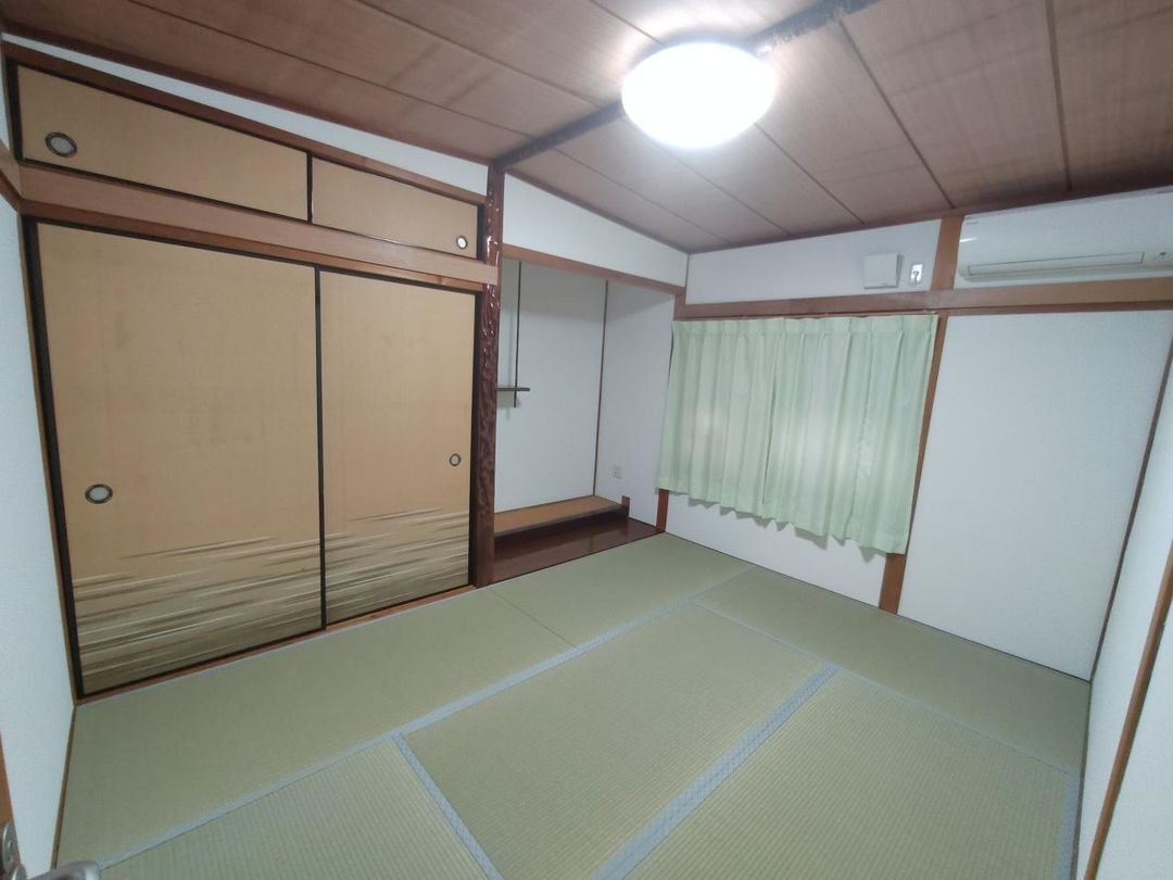 7SLDK Detached House for Sale in Hannan City, Osaka - Thumbnail 3