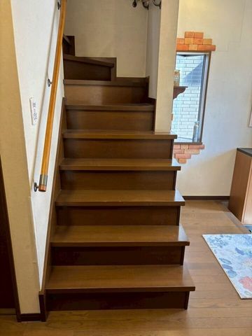 6LDK Spacious Family Home for Sale in Kaizuka, Osaka - Thumbnail 2