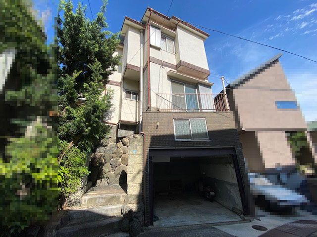 Renovated 7LDK House for Sale in Kobe's Higashinada Ward - Image 1