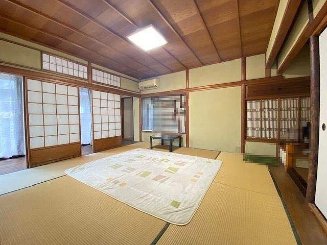 Renovated 7LDK House for Sale in Kobe's Higashinada Ward - Thumbnail 2