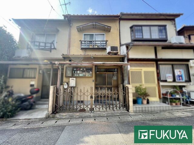 2-Story Wooden Terrace House for Sale Near Utanō Station, Kyoto - Thumbnail 2