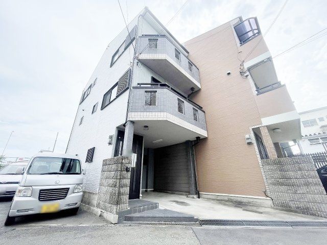 Renovated 3LDK House 7 Min from Hirano Station, Osaka - Thumbnail 3