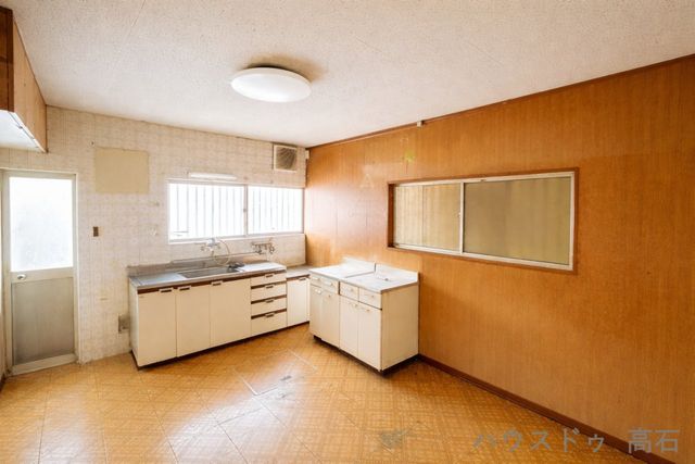 5DK Detached House for Sale in Takashi City, Osaka - Thumbnail 3