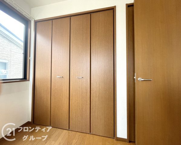 5LDK Detached House for Sale in Neyagawa, Osaka - Thumbnail 4