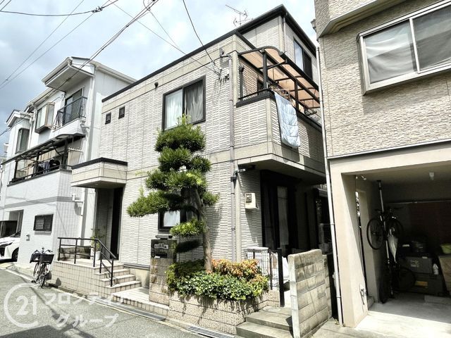 5LDK Detached House for Sale in Neyagawa, Osaka - Thumbnail 2