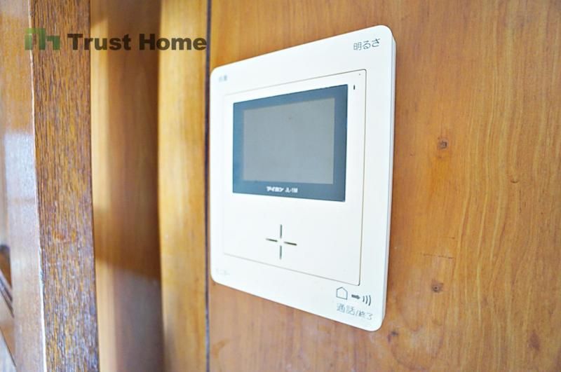 5LDK House for Sale in Tarumi, Kobe with Recent Exterior Renovation - Thumbnail 2
