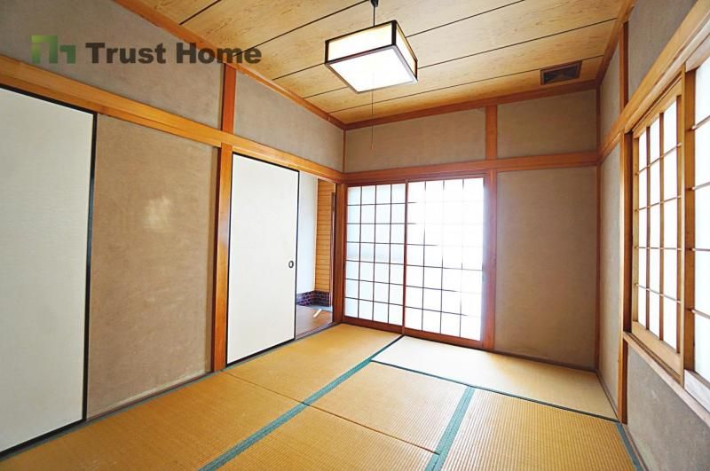 5LDK House for Sale in Tarumi, Kobe with Recent Exterior Renovation - Thumbnail 4