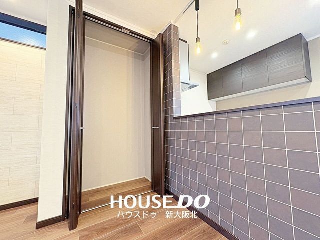 Renovated 4LDK House Near Shimoshinjo Station, Osaka - Thumbnail 3