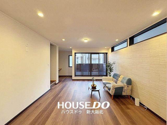 Renovated 4LDK House Near Shimoshinjo Station, Osaka - Thumbnail 2