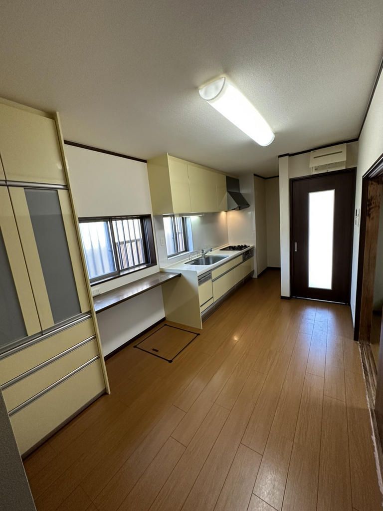高砂市米田町塩市の中古戸建て 6DK 1,380万円 - Thumbnail 2