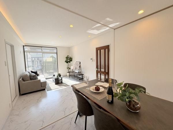 Renovated 5LDK House for Sale in Hannan City, Osaka - Thumbnail 4