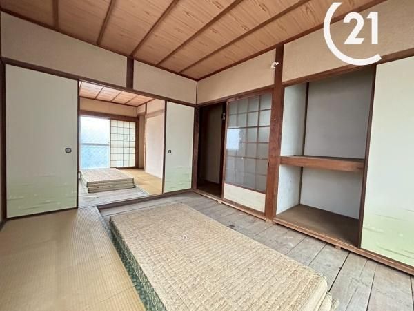 Corner Lot Vacant House for Sale in Osaka Taisho Ward - Thumbnail 3