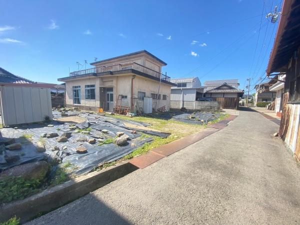 3DK House for Sale in Wakayama City with Large Land - Thumbnail 2