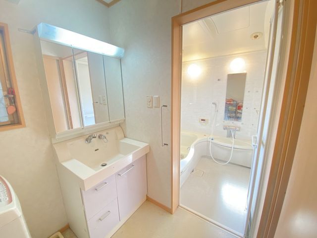 4LDK Family House for Sale in Sakai, Osaka - 95.17 sqm - Thumbnail 2