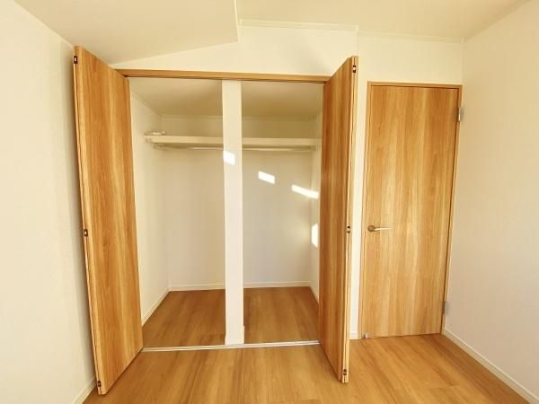 4LDK House for Sale in Tarumi, Kobe with Sea and Bridge Views - Thumbnail 4